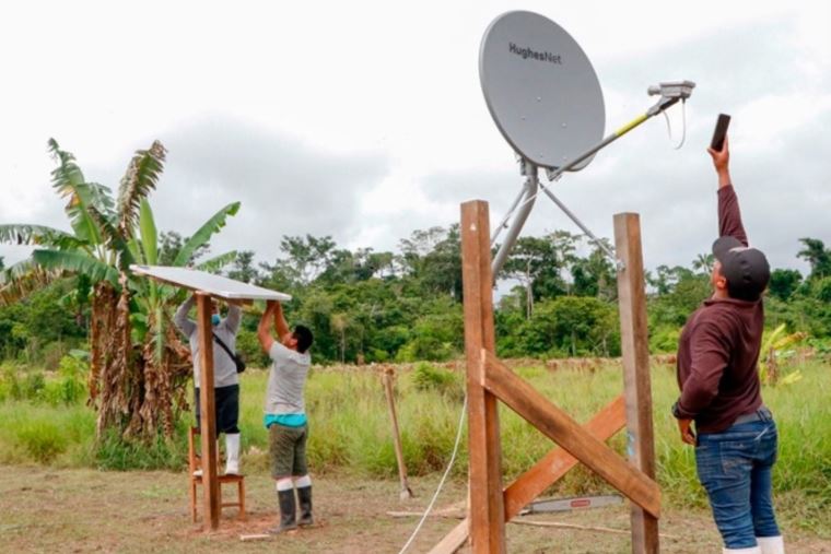 Internet para zonas rurales: opciones reales como satelital y radioenlace