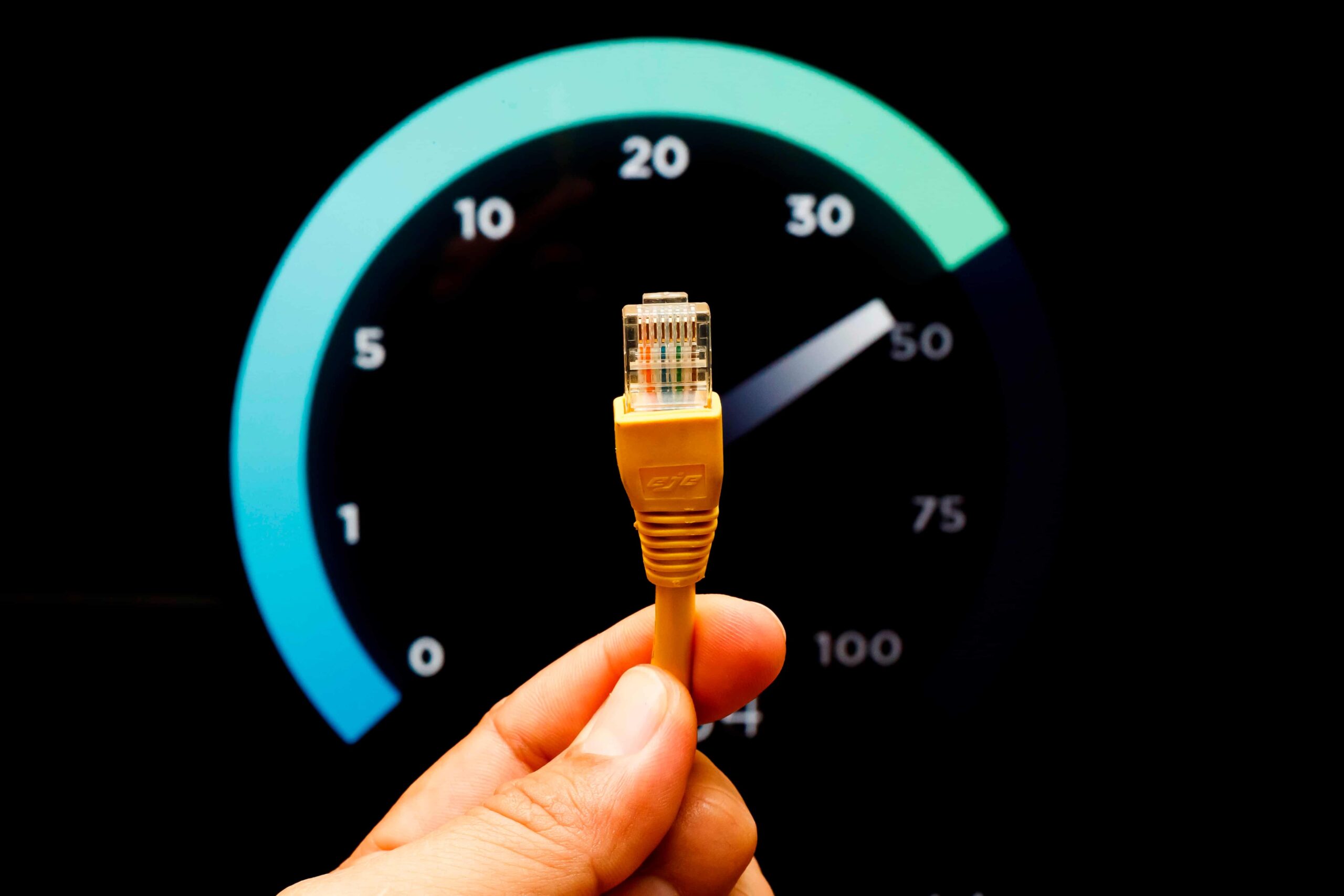 Cómo medir la velocidad real de tu internet y qué hacer si es menor a la contratada